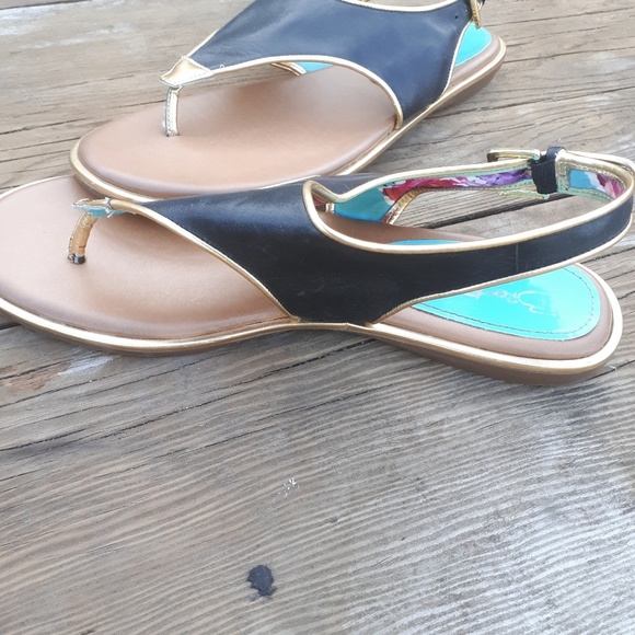 Naturalizer Flat Thong Sandals - Picture 3 of 8
